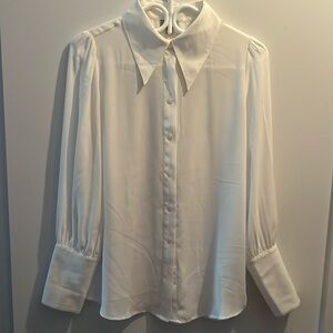 NWOT Tristan Small Ivory blouse